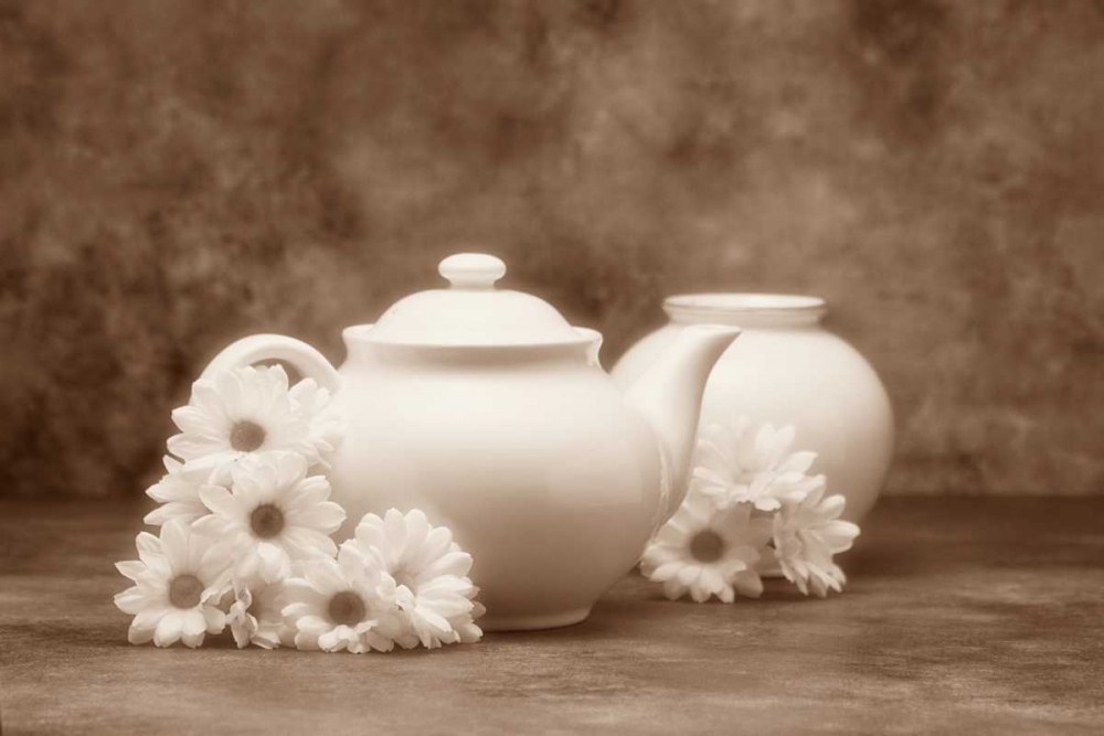 Wall art: Teapot and Daisies I, by McNemar, C. Thomas