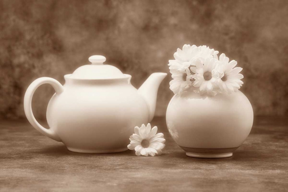 Wall art: Teapot and Daisies II, by McNemar, C. Thomas