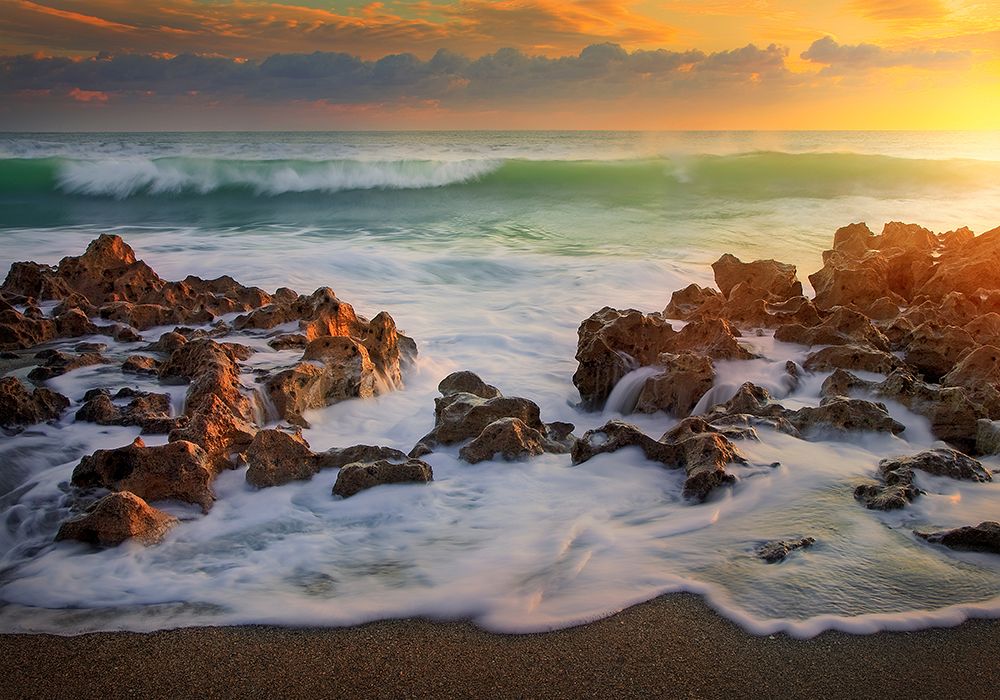 Art Print: Approaching Wave