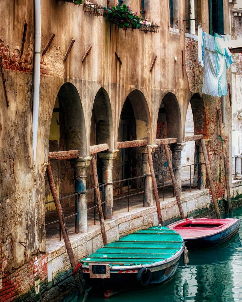 Art Print: Hanging Laundry