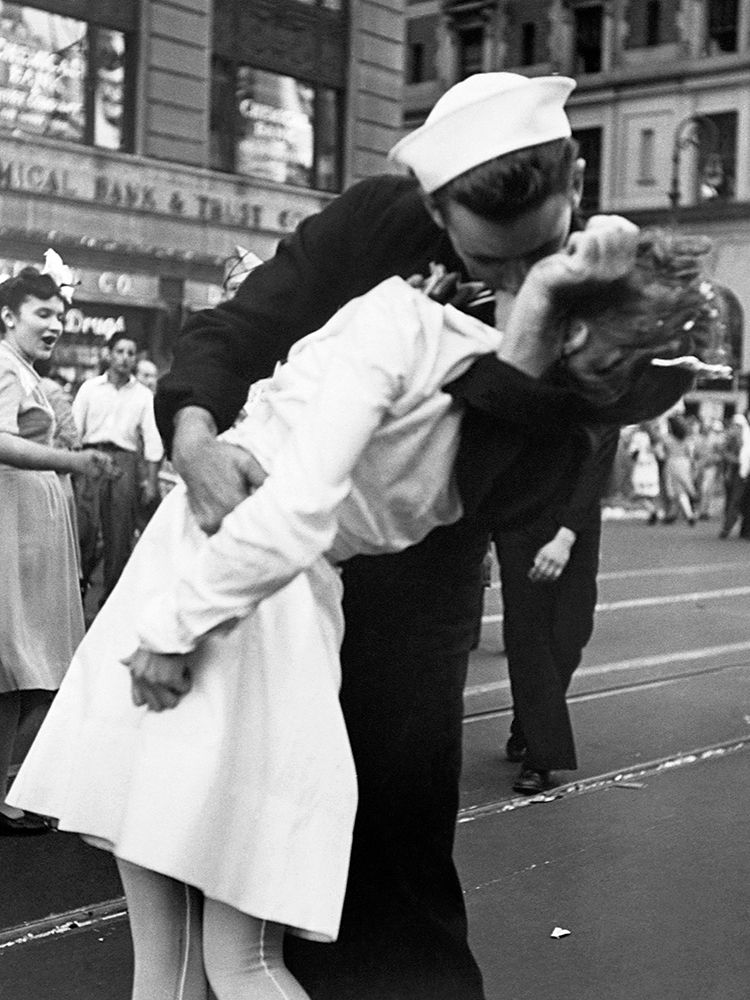 Wall Art Painting id:589462, Name: Kissing the War Goodbye in Times Square - 1945, Artist: Jorgensen, Victor