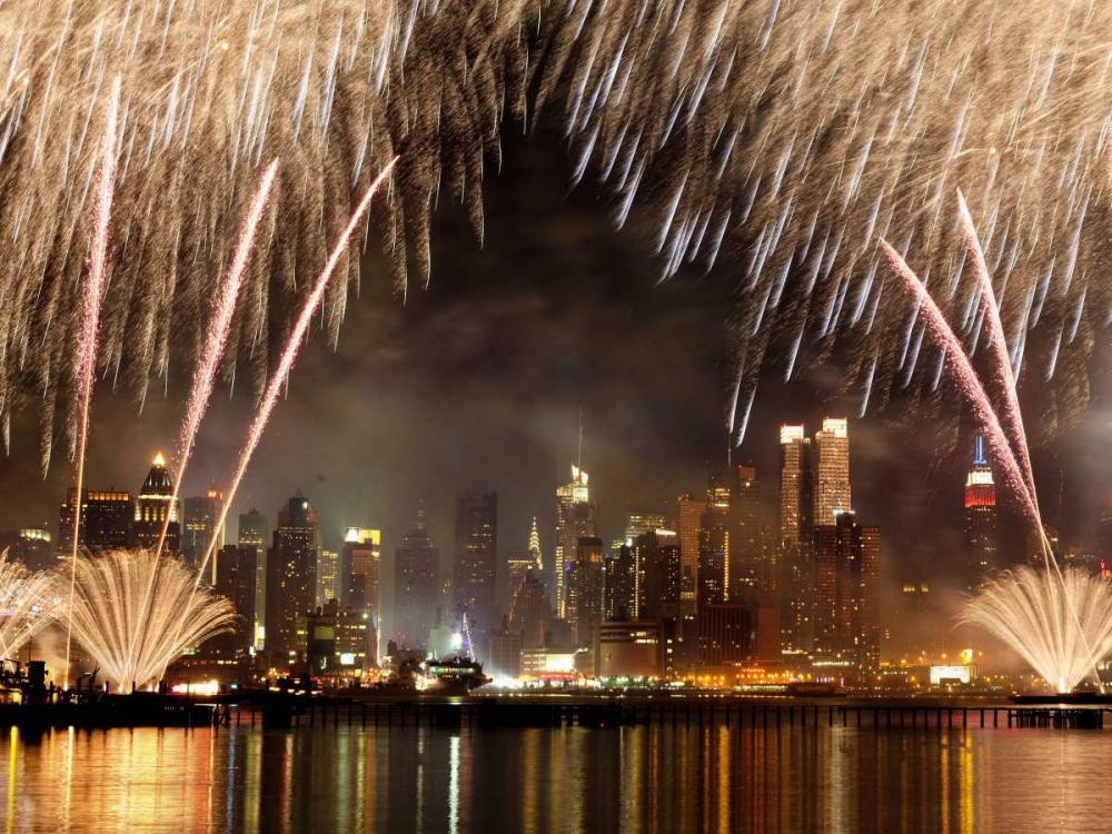 Art Print: Fireworks on Manhattan, NYC