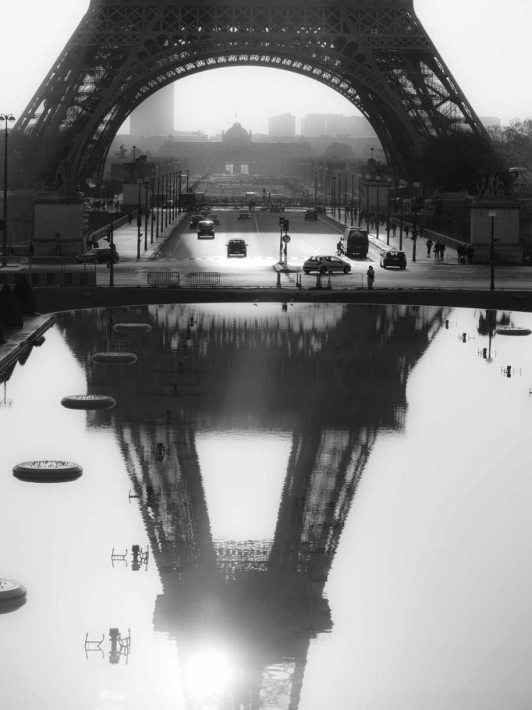 Art Print: The Eiffel tower reflected, Paris