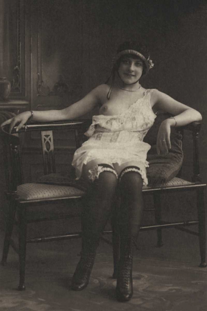 Art Print: The Tranquility of the Drawing Room