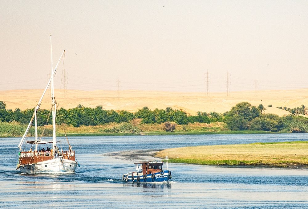 Art Print: Upper Egypt-Aswan-between and Edfu on a meander of the Nile-the Amelia under tow