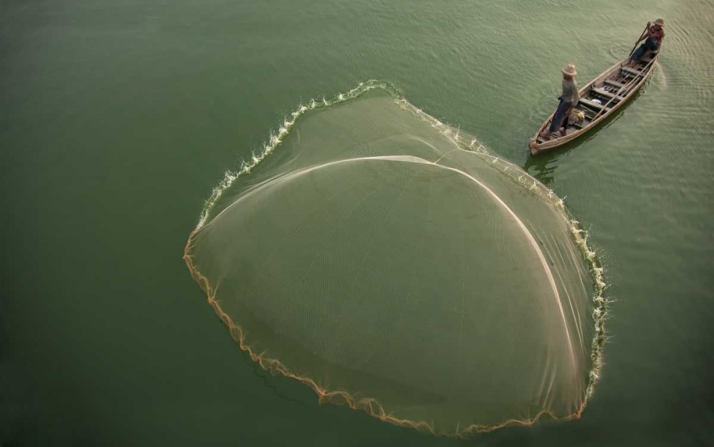 Art Print: Myanmar, Fisherman casting net on Irrawaddy River