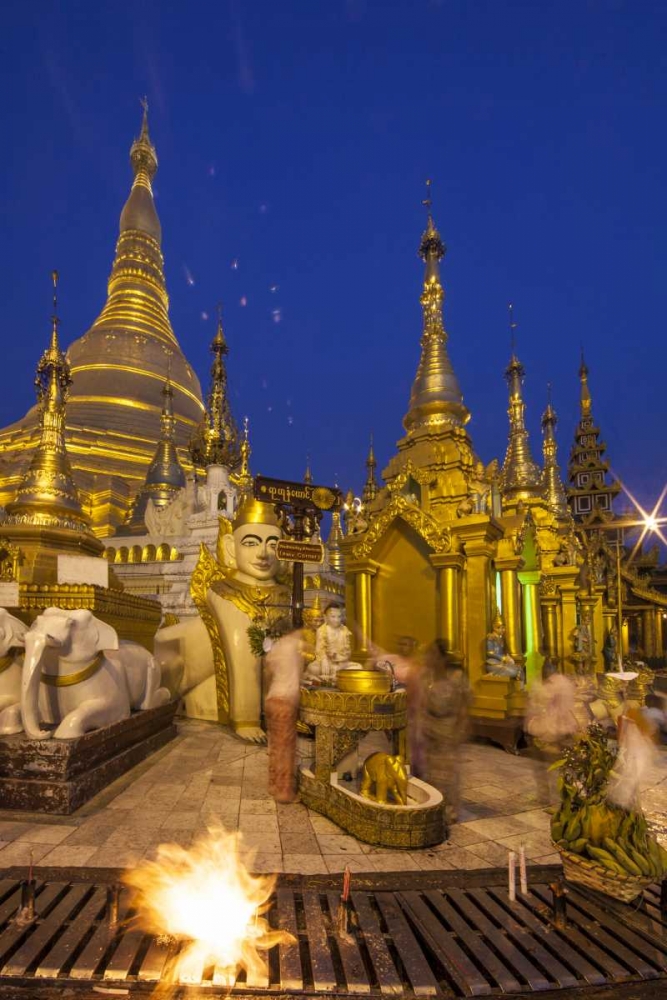 Art Print: Myanmar, Yangon Shwedagon Temple exterior