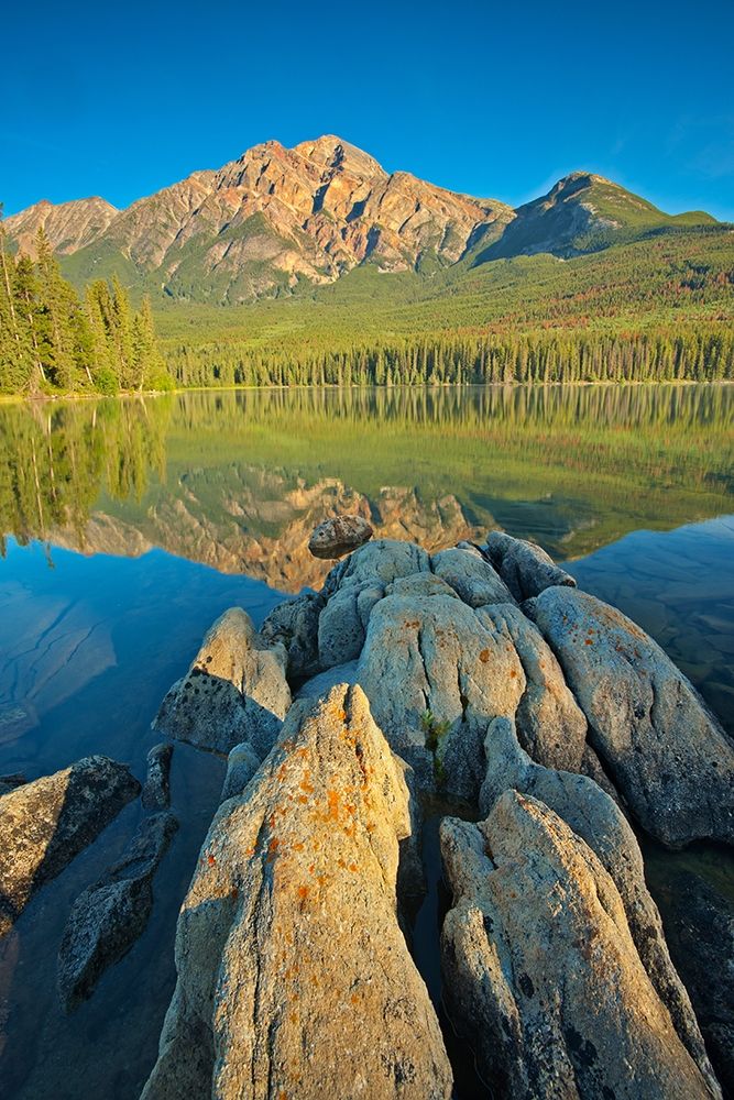 Art Print: Canada-Alberta-Jasper National Park Pyramid Mountain and reflections on Pyramid Lake