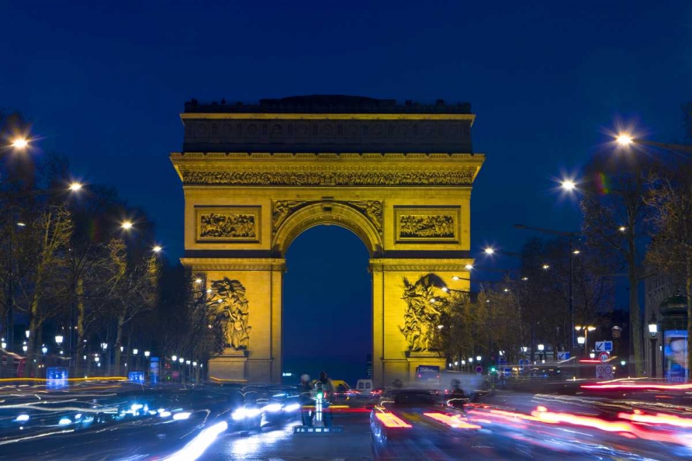 Art Print: France, Paris The Arc de Triomphe at twilight
