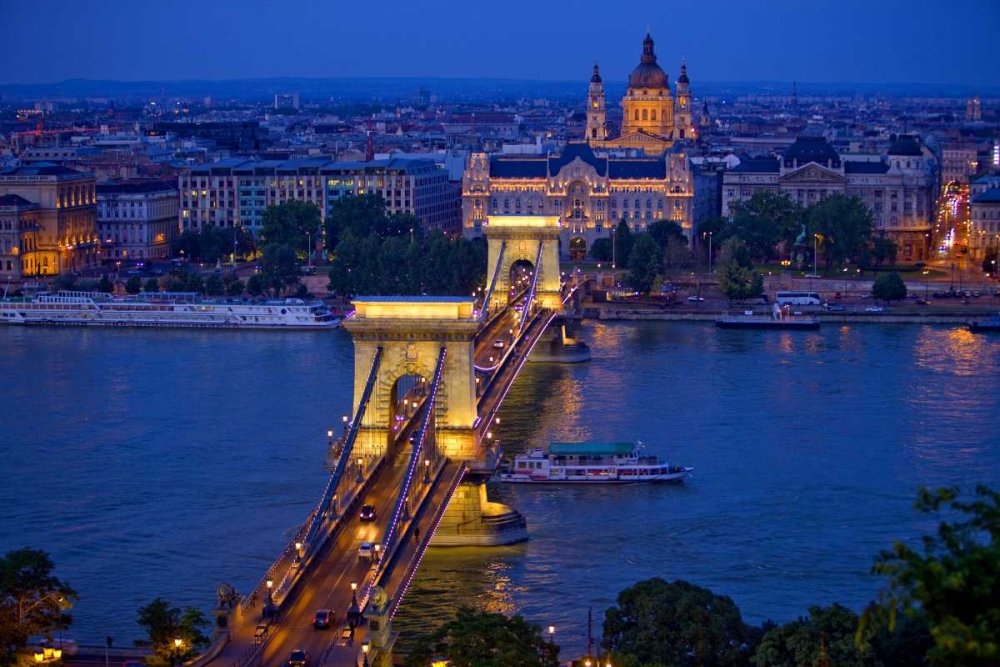 Art Print: Hungary, Budapest Chain Bridge lit at night