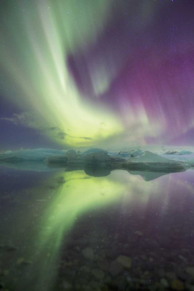 Art Print: Iceland, Jokulsarlon Aurora lights over a lagoon