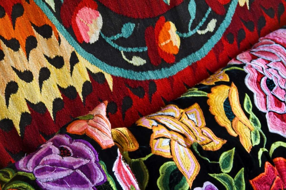 Art Print: Mexico Display of colorful fabrics
