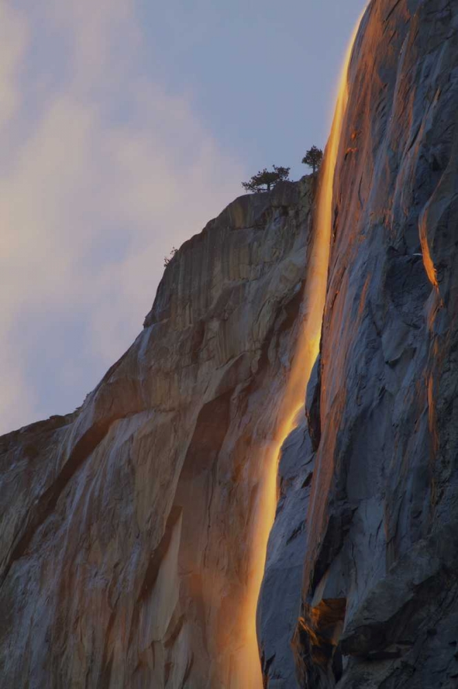 Art Print: CA, Yosemite Light reflects off Horsetail Falls