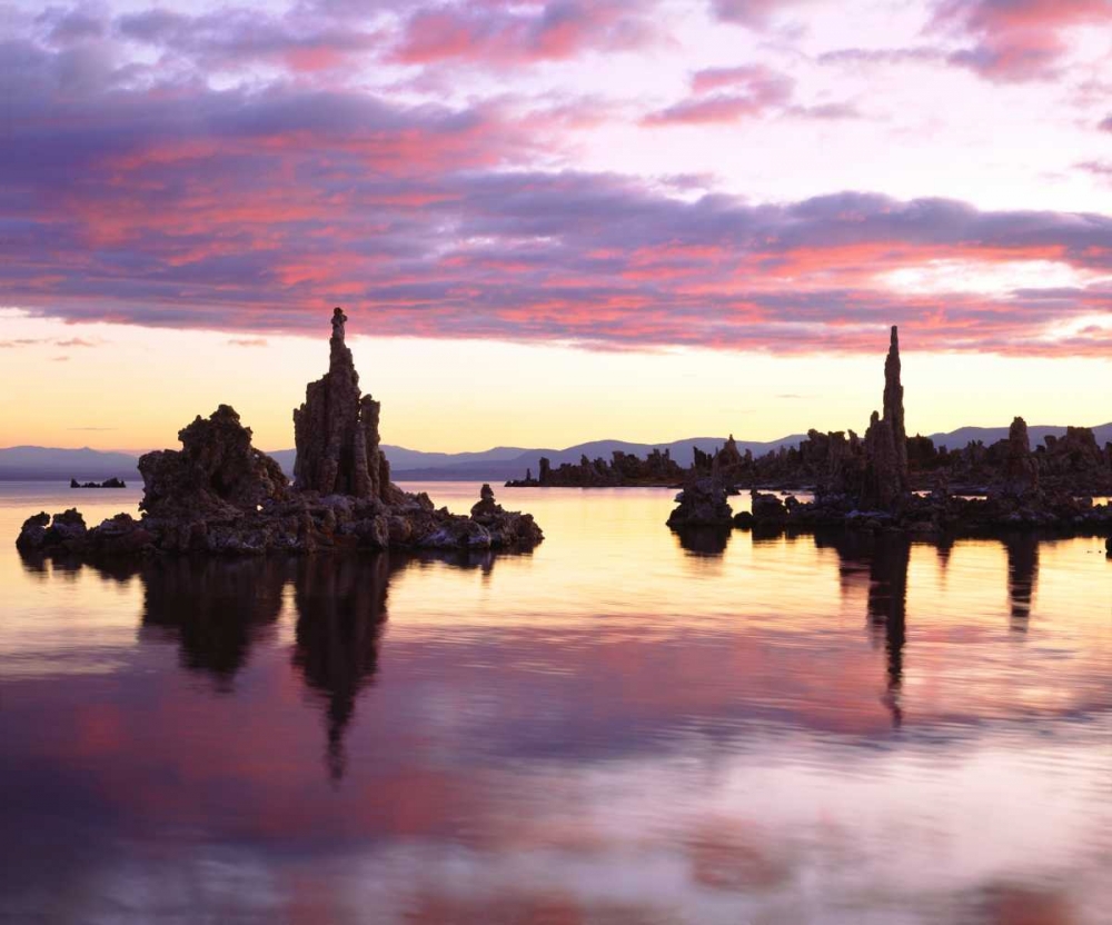Art Print: California Tufa Formations on Mono Lake