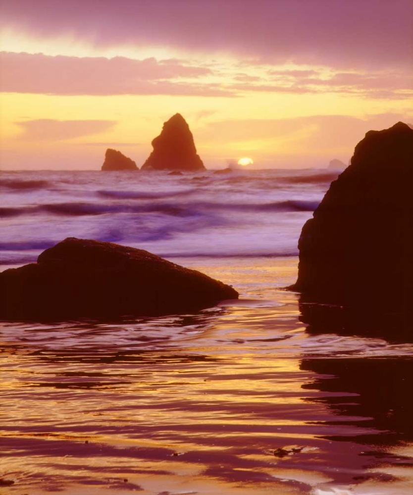 Art Print: CA, Trinidad, Sunset over Trinidad Beach