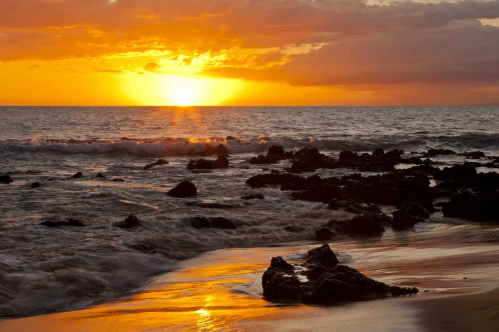 Art Print: USA, Hawaii, Maui, Kihei Sunset on ocean beach