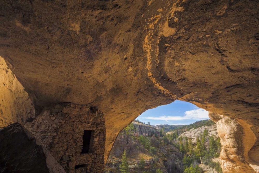 Art Print: New Mexico, Gila Cliff Dwellings NM Inside ruins