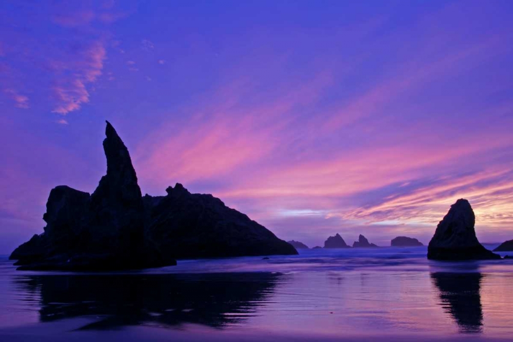 Art Print: OR, Bandon Beach Silhouette of sea stacks