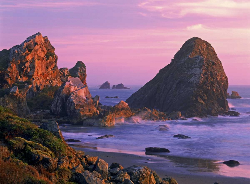 Art Print: OR, Harris State Beach Sea stacks at sunset