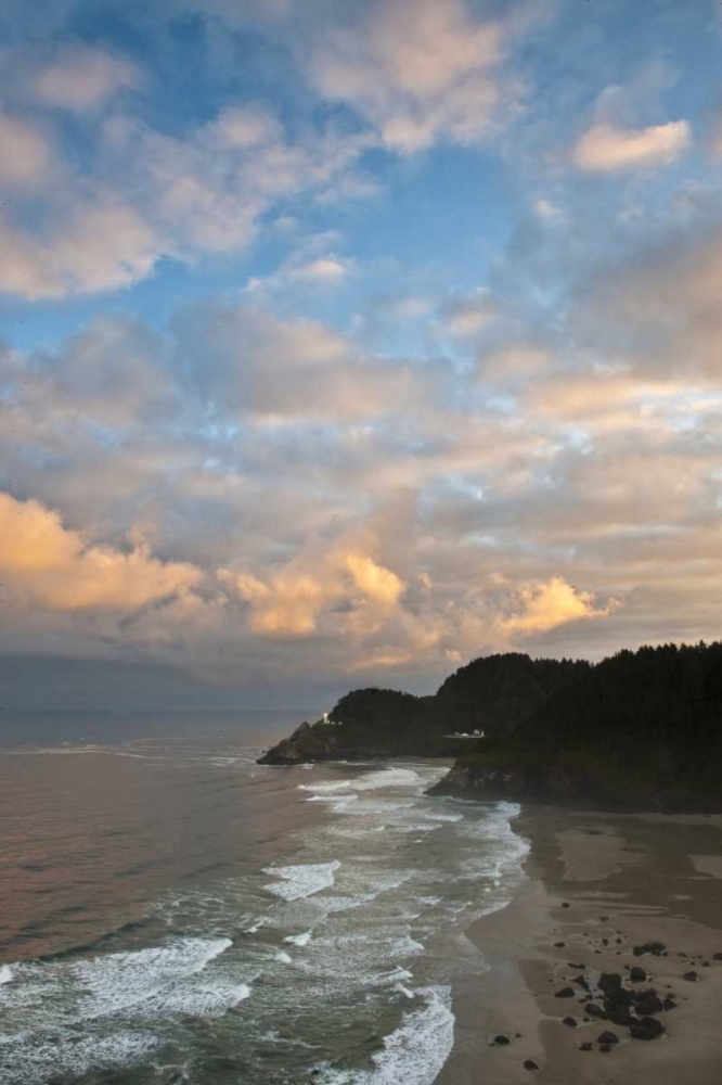 Art Print: OR, Heceta Head Lighthouse in morning sky