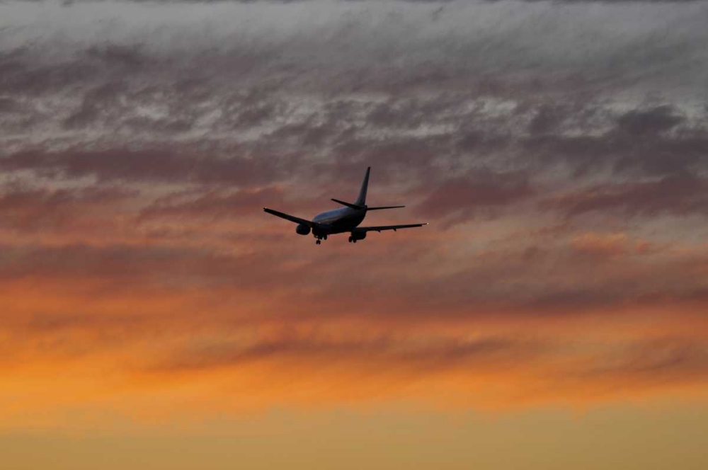 Art Print: OR, Portland Airplane approaching landing