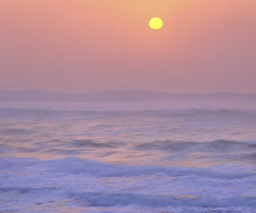 Art Print: USA, Oregon Sun setting over the Pacific Ocean