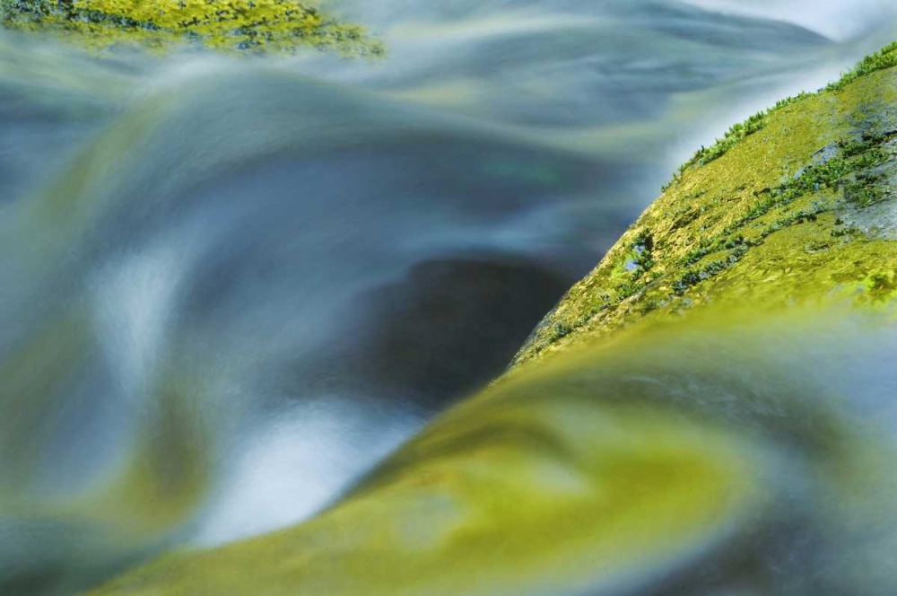 Art Print: USA, Oregon Water flow over rocks in creek