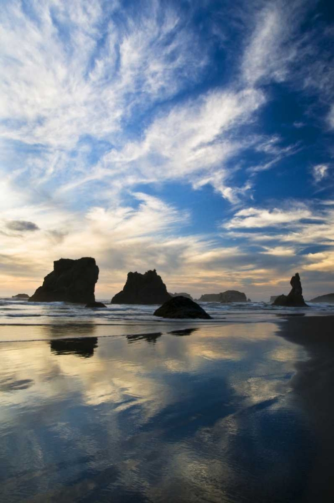 Art Print: USA, Oregon, Bandon Beach Sea stacks at twilight