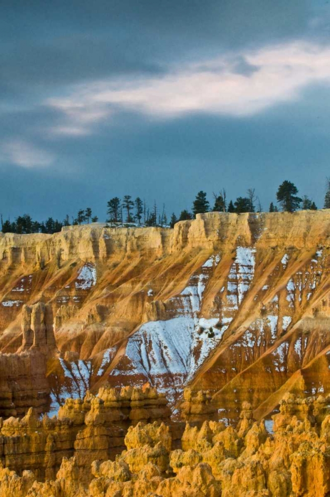 Art Print: UT, Bryce Canyon Autumn snow and hoodoos