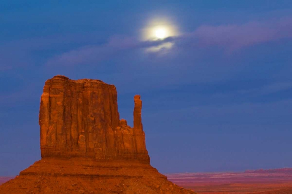 Art Print: UT, Monument Valley Mittens formation at sunset