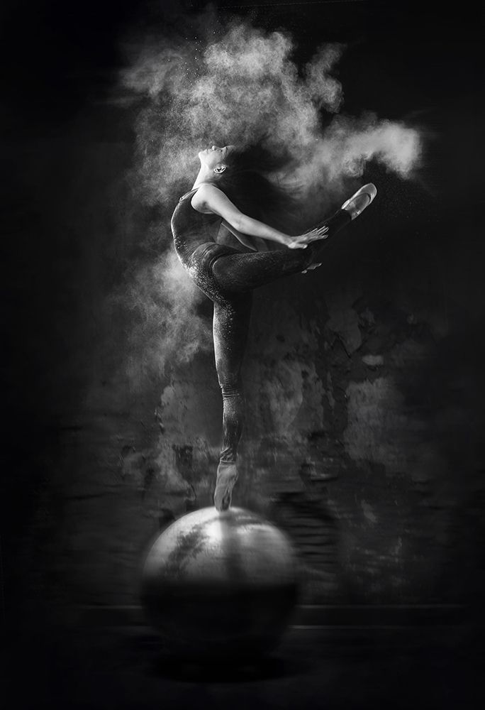 Art Print: Dance On Ball