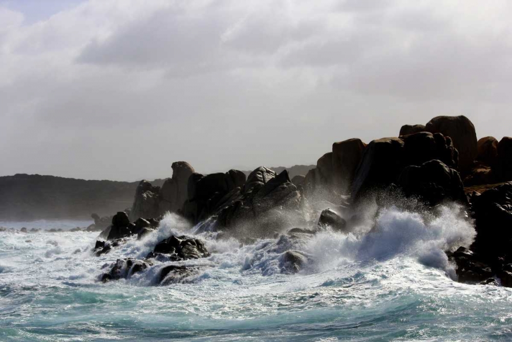 Wall Art Painting id:172305, Name: Strong waves crashing the black rocks, Artist: Giovanni, Saiu