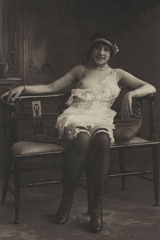 Art Print: The Tranquility of the Drawing Room